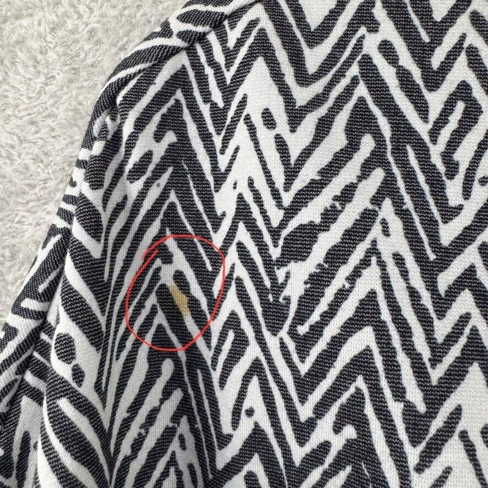 Cabi Jacket XS Gray Striped Zebra Zigzag Ponte Button Up Long 3/4 Sleeve Crew - Picture 9 of 16